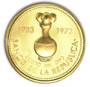 Anverso de la moneda conmemorativa de oro del cincuentenario del Banco de la República.